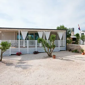 https://camp-san-antonio.hotelinzadar.com